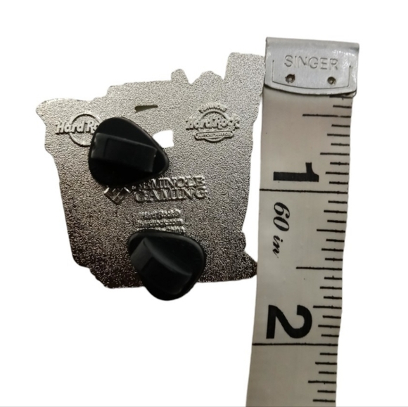 UNIVERSAL Studios Vintage Earthquake ride pin - Picture 4 of 4